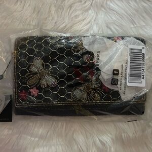 *NWT* America & Beyond Black Honey Bee Crafted Clutch